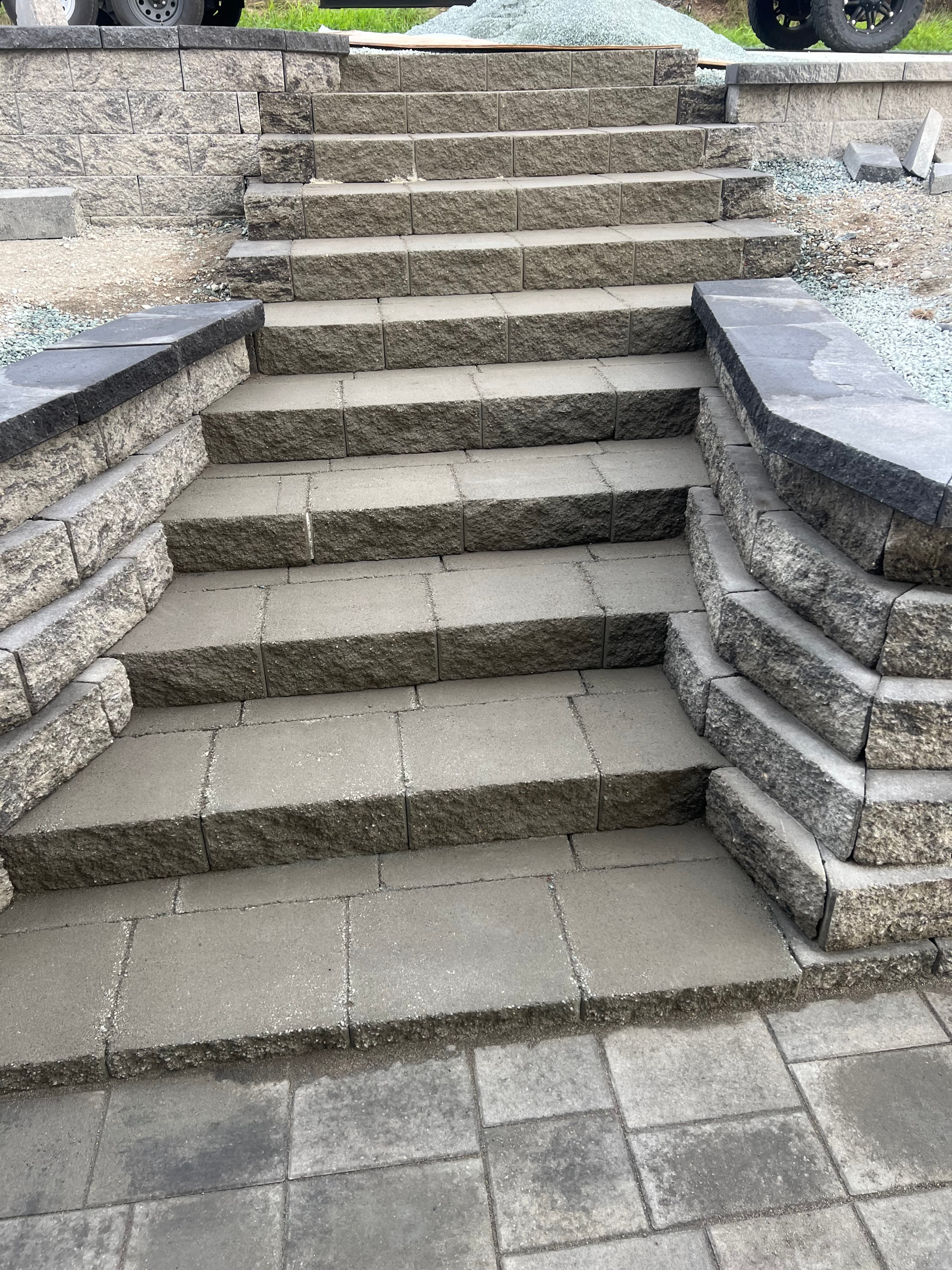 Hardscaping & Retaining Walls